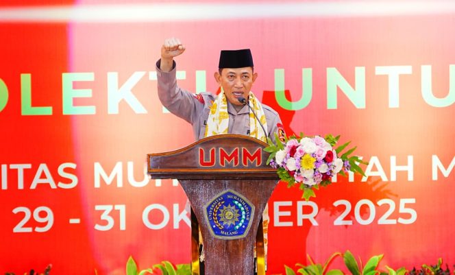
 Kapolri Jenderal Listyo Sigit Prabowo memberikan sambutan sekaligus menutup acara Tanwir ke-XXXIII IMM di UMM Dome, Malang, Jawa Timur (Jatim), Jumat, 31 Oktober 2025