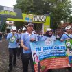 Peserta mengikuti jalan sehat dalam rangka Hari Kesehatan Nasional yang diselenggarakan oleh Dinas Kesehatan Klaten.(Dok.Pribadi)
