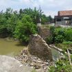 Kondisi Jembatan Desa Babadan yang ambruk diterjang air beberapa bulan lalu dan kini warga menantikan perbaikan (Dok.Pribadi).