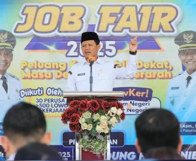
 Dibanjiri 1.875 Pelamar, Job Fair Pasuruan Bukti Komitmen Serap Tenaga Kerja Lokal