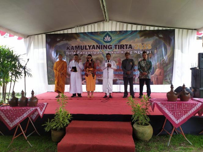 
 Para pemuka agama pimpin doa bersama lintas iman dalam acara Kamulyaning Tirta 2025 (Dok.Pribadi)