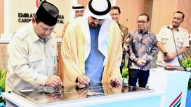 Prabowo Subianto, saat meresmikan Rumah Sakit Kardiologi Emirates-Indonesia (RS KEI) di Surakarta bersama Paduka Yang Mulia Sheikh Theyab bin Mohamed bin Zayed Al Nahyan