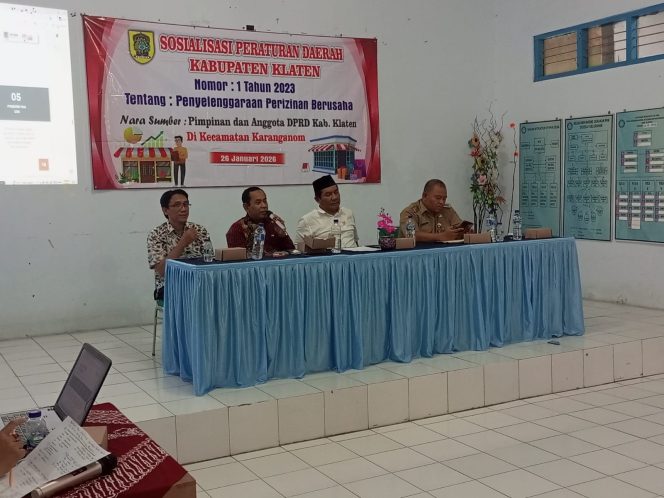 
 Pimpinan dan anggota DPRD Klaten gelar sosialisasi Perda di aula Kantor Desa Karanganom (Dok.Pribadi)